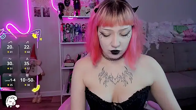 Snapshot of SweetieMollyy chatting on October 27, 2025, 9:35 am SweetieMollyy online show from October 27, 2025, 9:35 am