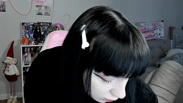 SweetieMollyy online show from November 24, 2025, 9:53 am