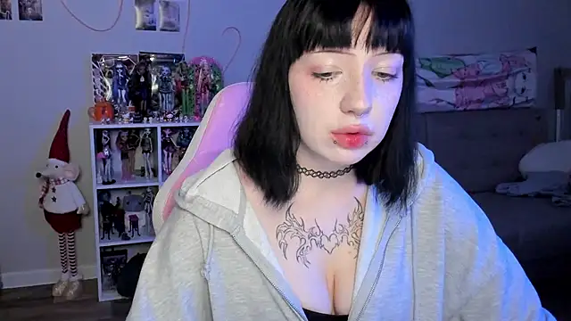 SweetieMollyy online show from November 25, 2025, 10:26 am