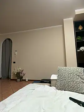 MichelleCara online show from November 5, 2025, 7:52 am