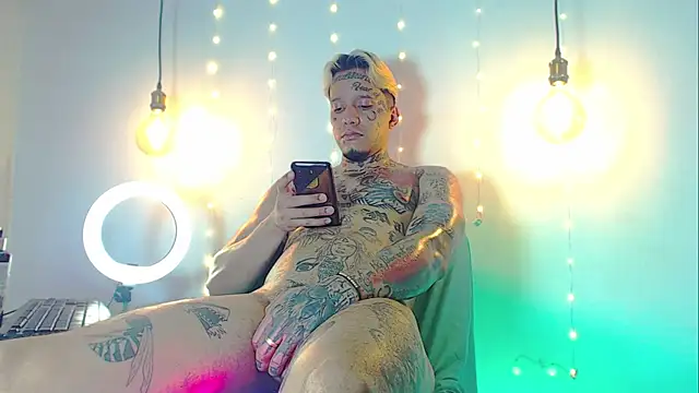 Snapshot of daimond_hope666 chatting on February 10, 2025, 6:53 am daimond hope666 online show from February 10, 2025, 6:53 am