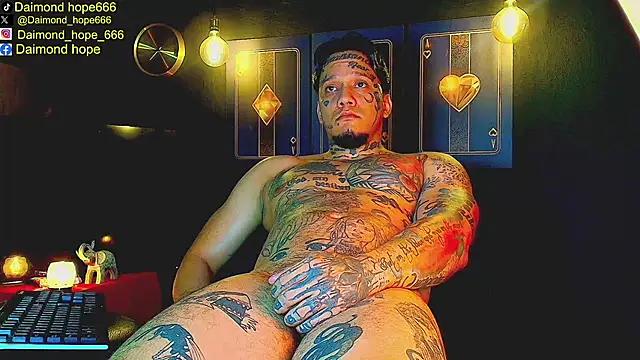 Snapshot of daimond_hope666 chatting on December 1, 2025, 12:48 am daimond hope666 online show from December 1, 2025, 12:48 am