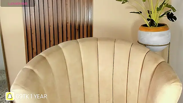 Snapshot of kenayfox chatting on March 21, 2025, 5:21 am kenayfox online show from March 21, 2025, 5:21 am