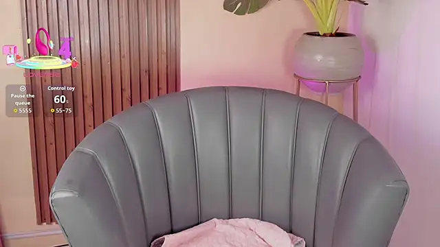 Snapshot of kenayfox chatting on September 21, 2025, 6:37 am kenayfox online show from September 21, 2025, 6:37 am