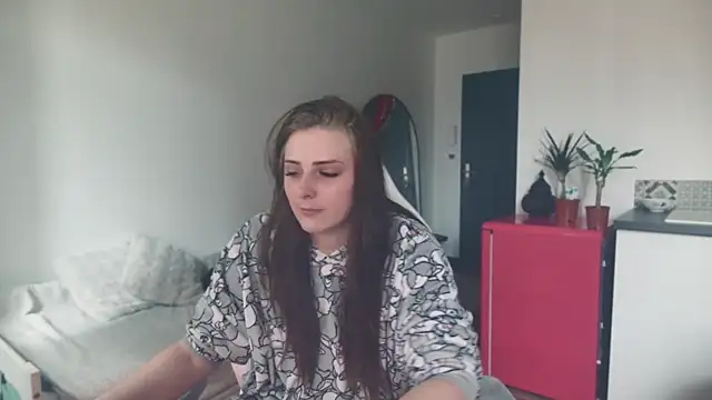 Snapshot of ce_leste__ chatting on April 2, 2026, 11:08 am ce leste online show from April 2, 2026, 11:08 am