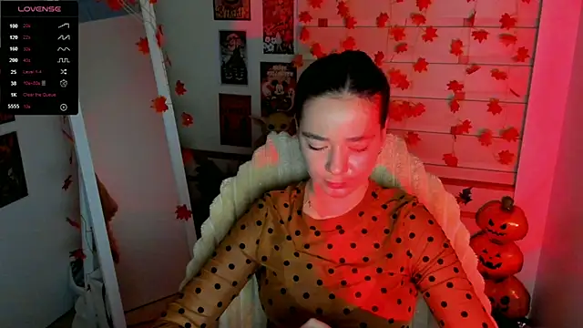 Bella XO online show from November 10, 2025, 8:02 am