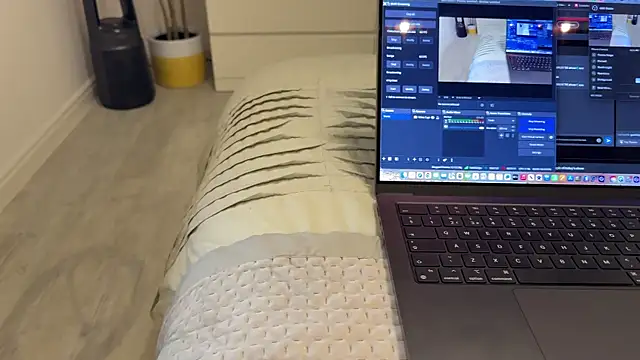 Snapshot of PROCOUPLEX0 chatting on October 8, 2025, 7:55 pm PROCOUPLEX0 online show from October 8, 2025, 7:55 pm