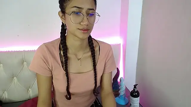 KaitlynLoveCam online show from February 13, 2025, 4:11 am