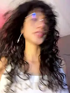 KaitlynLoveCam online show from January 13, 2026, 9:53 pm