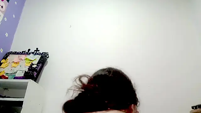 Snapshot of PetiteIvoryQueen19 chatting on March 9, 2026, 5:06 pm PetiteIvoryQueen19 online show from March 9, 2026, 5:06 pm