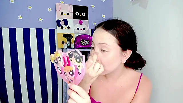 Snapshot of PetiteIvoryQueen19 chatting on April 10, 2026, 4:06 am PetiteIvoryQueen19 online show from April 10, 2026, 4:06 am