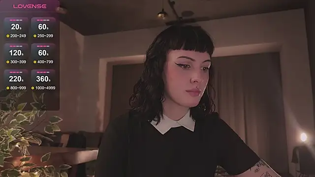 vinylstore online show from December 18, 2024, 11:19 pm