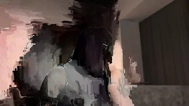 vinylstore online show from February 3, 2025, 12:03 pm