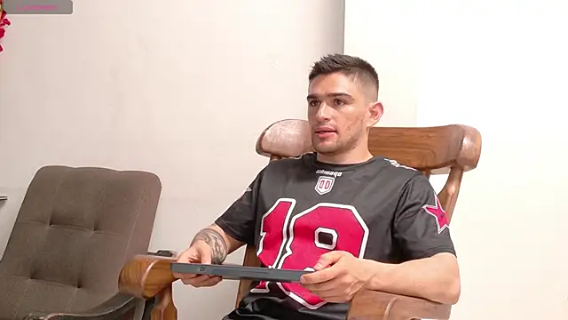 Sexy Alejandro  online show from February 11, 2026, 6:24 pm