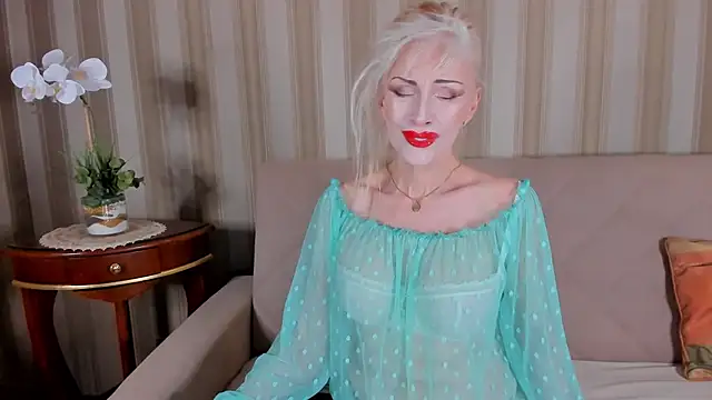 Snapshot of Rita_Farel chatting on February 5, 2025, 11:39 pm Rita Farel online show from February 5, 2025, 11:39 pm