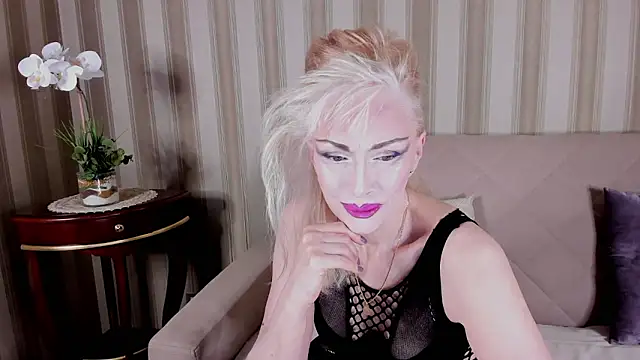 Rita Farel online show from February 2, 2026, 9:35 pm