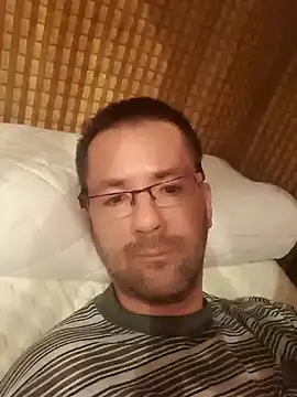 riskybusiness9090 online show from December 14, 2024, 8:29 pm