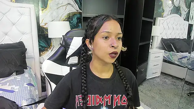 Snapshot of rave_connor chatting on November 3, 2025, 6:53 pm rave connor online show from November 3, 2025, 6:53 pm