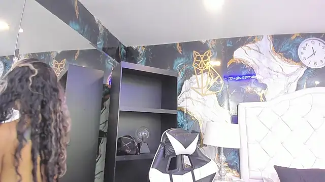 Snapshot of rave_connor chatting on December 16, 2025, 7:19 pm rave connor online show from December 16, 2025, 7:19 pm