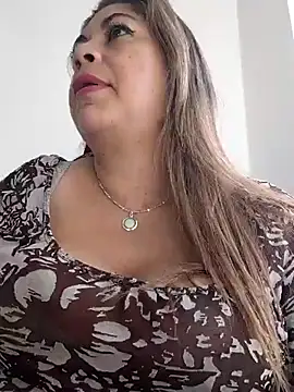 Laura-Hernandez online show from July 17, 2026, 9:19 pm