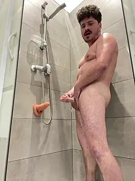 frenchboy9711 online show from April 19, 2026, 10:01 pm