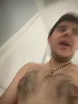 Snapshot of Yann_18 chatting on September 20, 2025, 7:26 pm Yann 18 online show from September 20, 2025, 7:26 pm