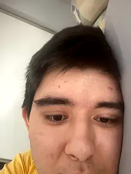 Snapshot of Yann_18 chatting on September 27, 2025, 6:02 pm Yann 18 online show from September 27, 2025, 6:02 pm