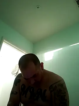 Snapshot of NewKing100 chatting on February 24, 2025, 1:24 am NewKing100 online show from February 24, 2025, 1:24 am