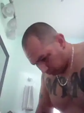 Snapshot of NewKing100 chatting on October 14, 2025, 7:36 pm NewKing100 online show from October 14, 2025, 7:36 pm