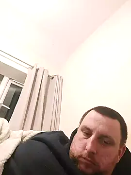 Snapshot of HE-M123 chatting on December 3, 2024, 4:50 pm HE-M123 online show from December 3, 2024, 4:50 pm