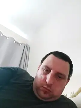 Snapshot of HE-M123 chatting on December 10, 2024, 10:28 am HE-M123 online show from December 10, 2024, 10:28 am