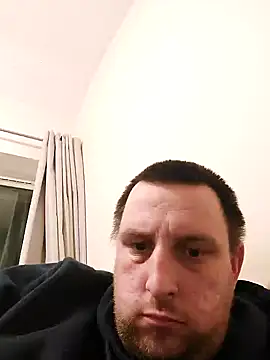 Snapshot of HE-M123 chatting on December 18, 2024, 7:30 pm HE-M123 online show from December 18, 2024, 7:30 pm