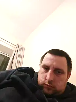 Snapshot of HE-M123 chatting on December 18, 2024, 10:35 pm HE-M123 online show from December 18, 2024, 10:35 pm