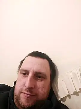 Snapshot of HE-M123 chatting on December 21, 2024, 5:40 pm HE-M123 online show from December 21, 2024, 5:40 pm