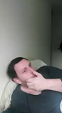 Snapshot of HE-M123 chatting on January 6, 2025, 11:18 am HE-M123 online show from January 6, 2025, 11:18 am