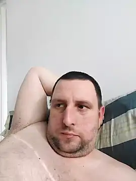 Snapshot of HE-M123 chatting on October 6, 2025, 1:52 pm HE-M123 online show from October 6, 2025, 1:52 pm