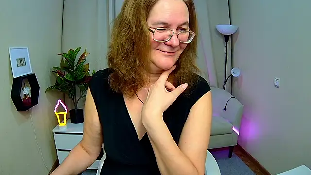 HolyMilfa online show from February 28, 2026, 1:34 pm