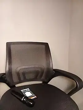 Snapshot of lisa_larry88 chatting on January 15, 2026, 4:06 am lisa larry88 online show from January 15, 2026, 4:06 am