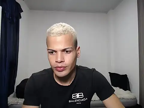 SWEET MIGUEL online show from November 12, 2025, 3:07 am