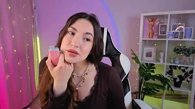 MelissaLovvv online show from May 24, 2026, 9:25 am