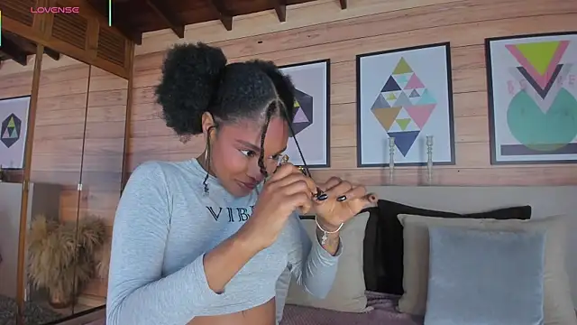 Snapshot of AriaFoster chatting on April 12, 2026, 3:44 am AriaFoster online show from April 12, 2026, 3:44 am