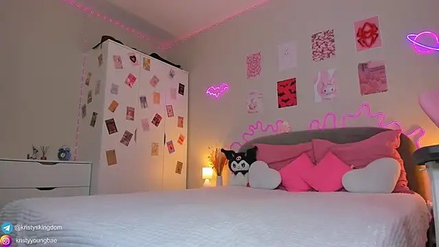 Snapshot of Kate_Clover chatting on May 16, 2026, 6:43 am Kate Clover online show from May 16, 2026, 6:43 am