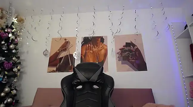 catalinapalencia online show from December 6, 2024, 6:39 pm