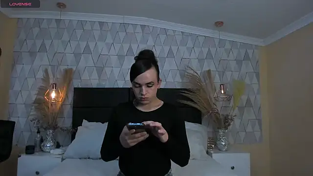 JustinePerry online show from March 31, 2026, 4:13 am