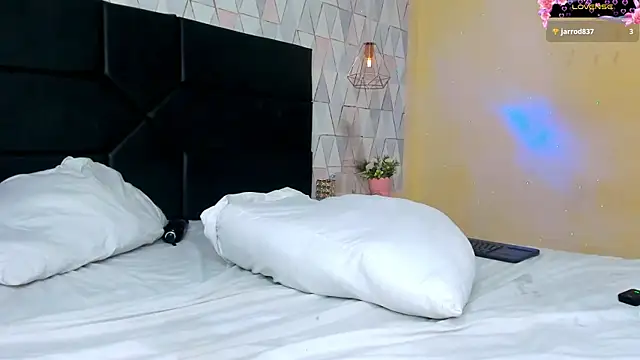 JustinePerry online show from April 11, 2026, 7:45 am