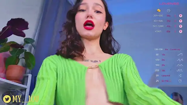 MyLou  online show from November 3, 2025, 3:02 pm