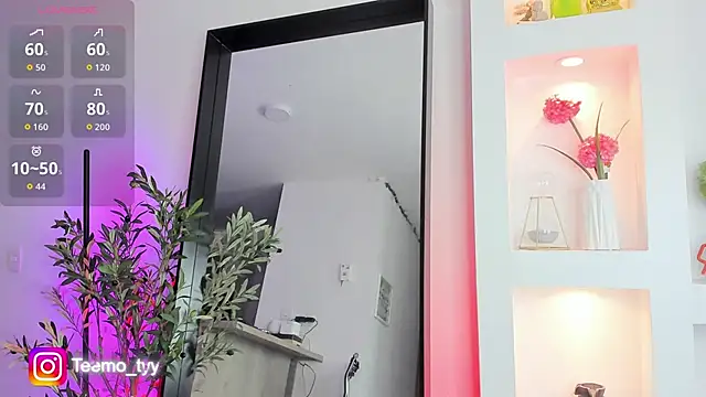 Snapshot of teemotwink chatting on February 10, 2026, 10:03 pm teemotwink online show from February 10, 2026, 10:03 pm