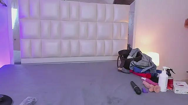 Snapshot of Alhana_pulido chatting on December 18, 2024, 8:25 pm Alhana pulido online show from December 18, 2024, 8:25 pm