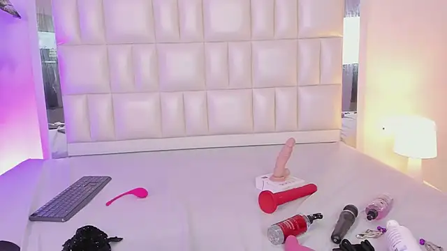 Snapshot of Alhana_pulido chatting on December 24, 2024, 8:05 pm Alhana pulido online show from December 24, 2024, 8:05 pm