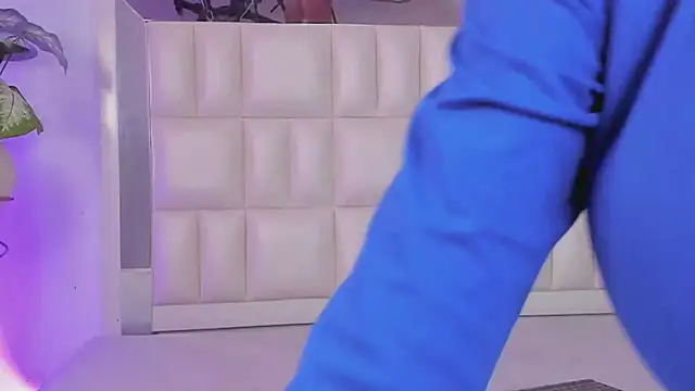 Snapshot of Alhana_pulido chatting on January 22, 2025, 9:32 pm Alhana pulido online show from January 22, 2025, 9:32 pm